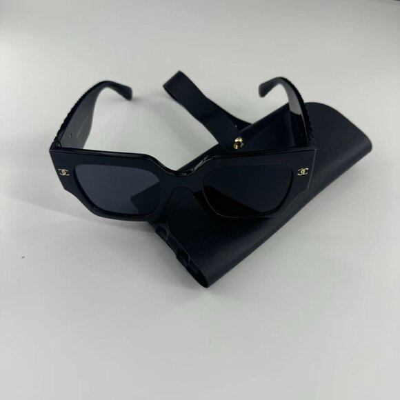 Chanel black glasses. - Picture 3 of 8